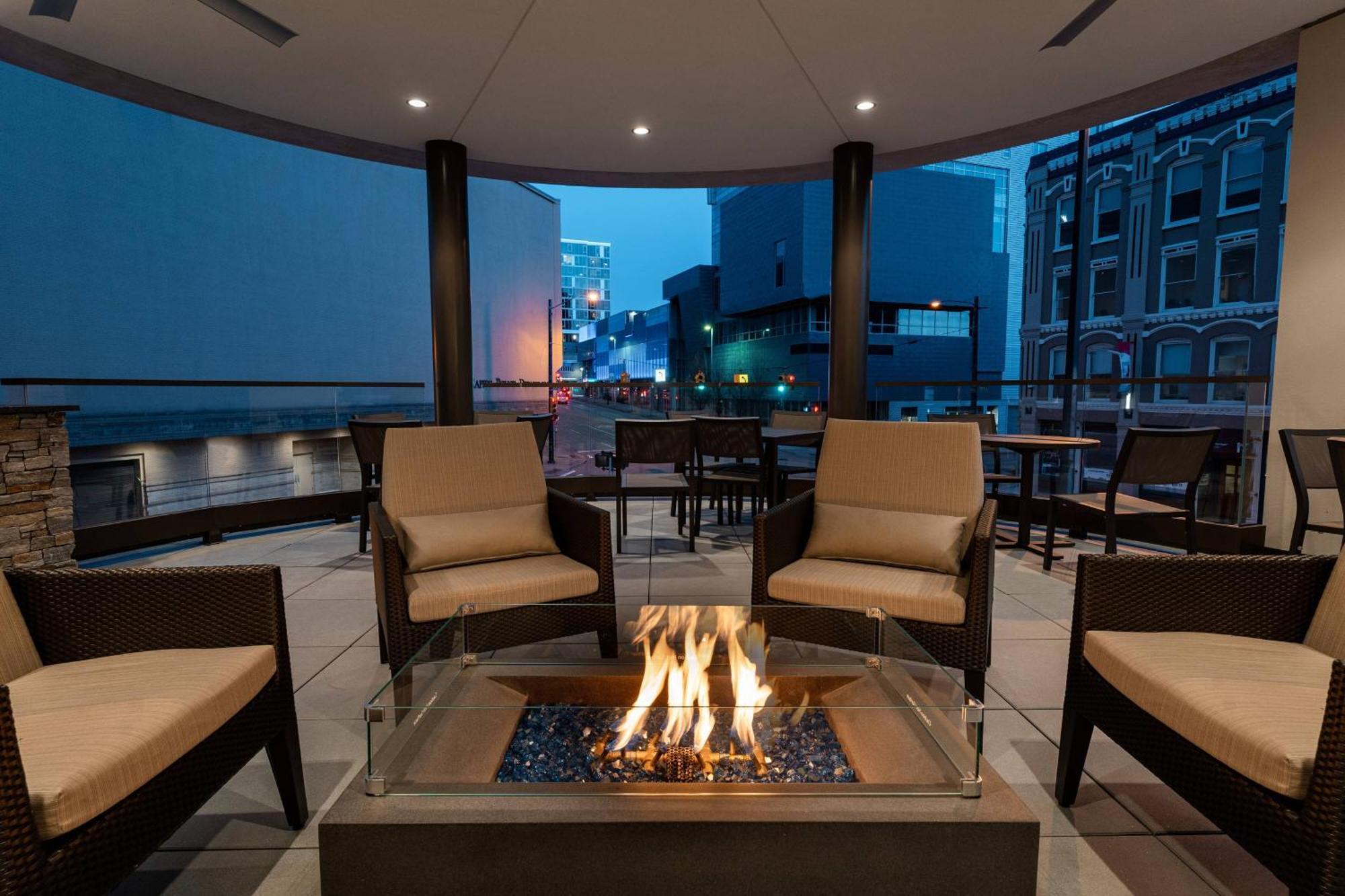 Residence Inn By Marriott Grand Rapids Downtown Extérieur photo