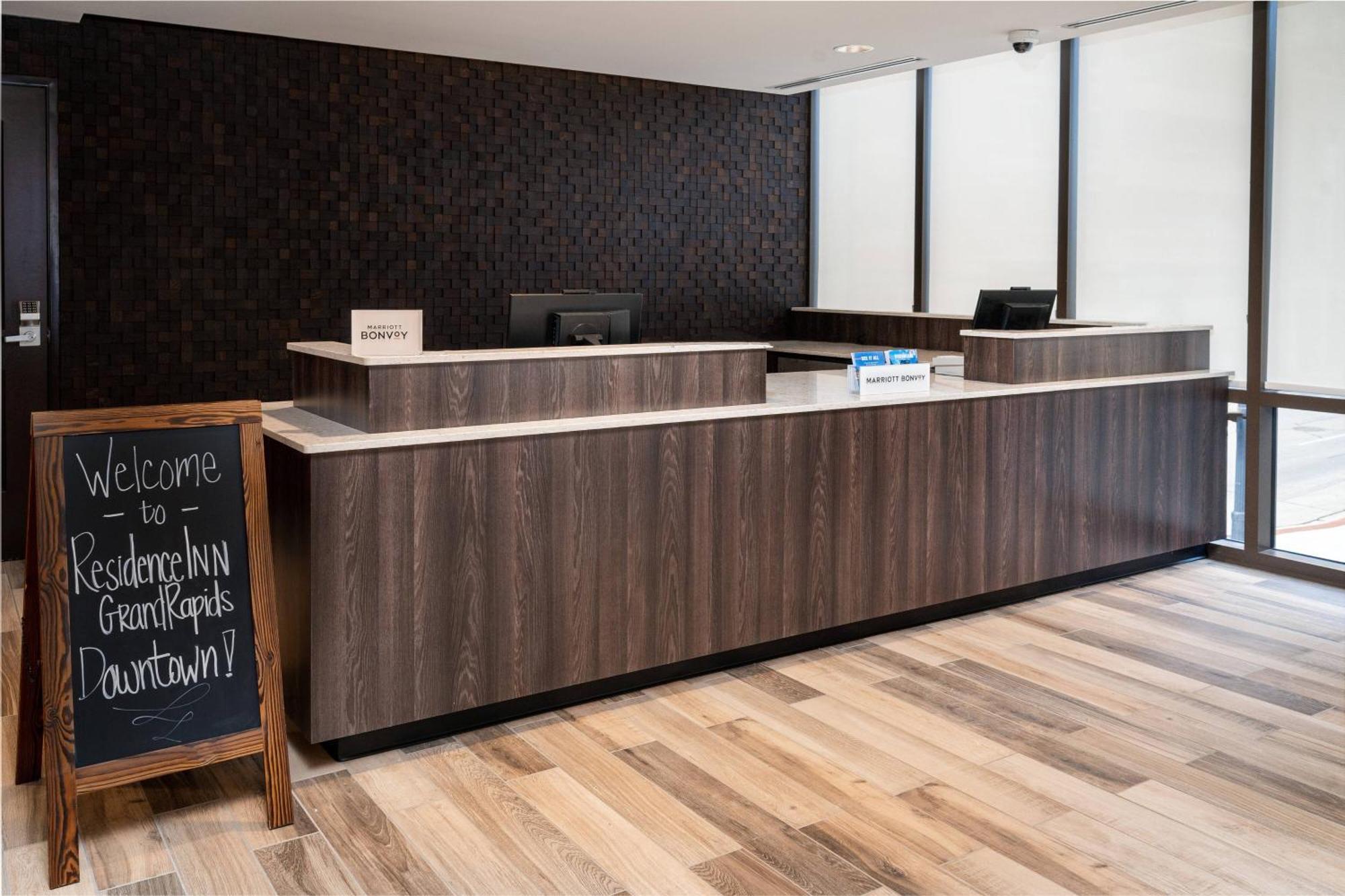 Residence Inn By Marriott Grand Rapids Downtown Extérieur photo